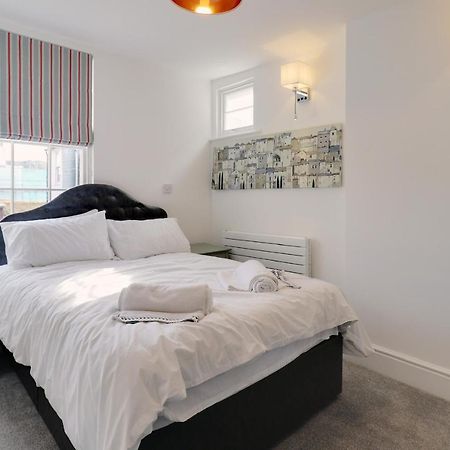 Master Accommodation Suite 6 เฮสติงส์ ภายนอก รูปภาพ